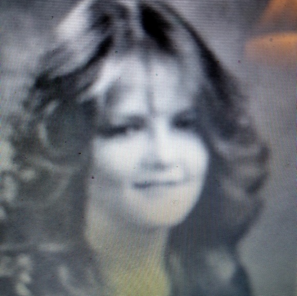 Meet your Posher, Maureen - Picture 1 of 1